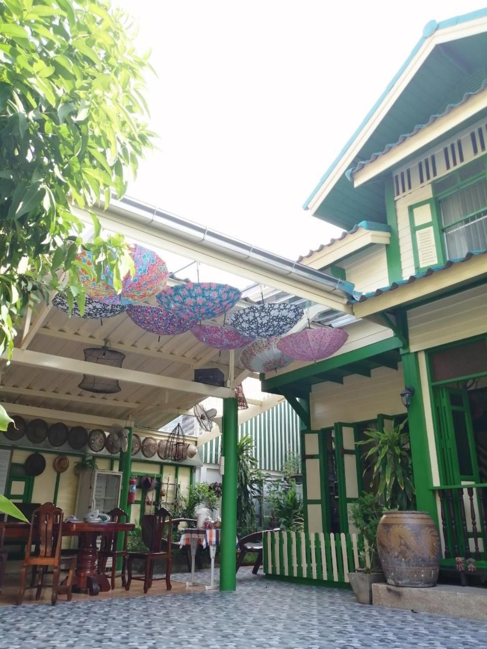 Bed and Breakfast Baan Tepa Boutique House Bangkok Exterior foto