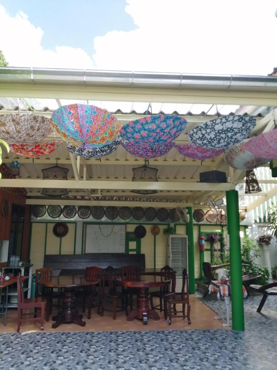 Bed and Breakfast Baan Tepa Boutique House Bangkok Exterior foto