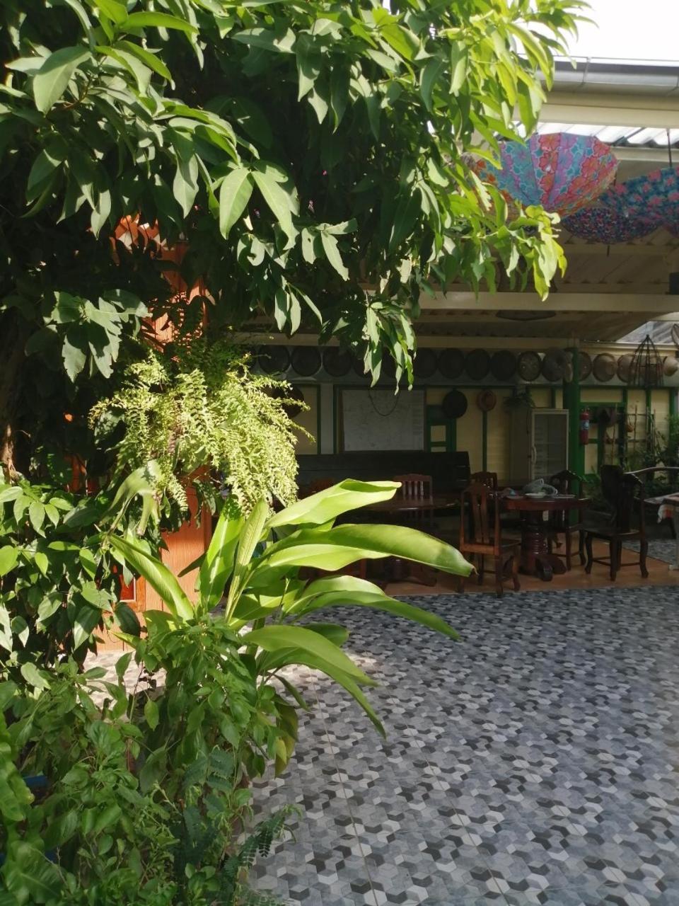 Bed and Breakfast Baan Tepa Boutique House Bangkok Exterior foto