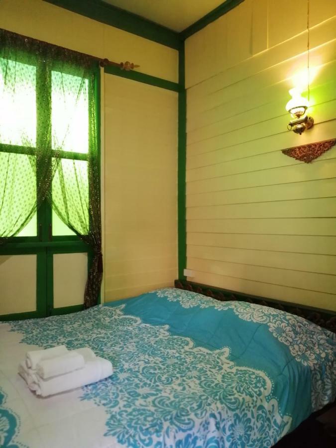 Bed and Breakfast Baan Tepa Boutique House Bangkok Exterior foto