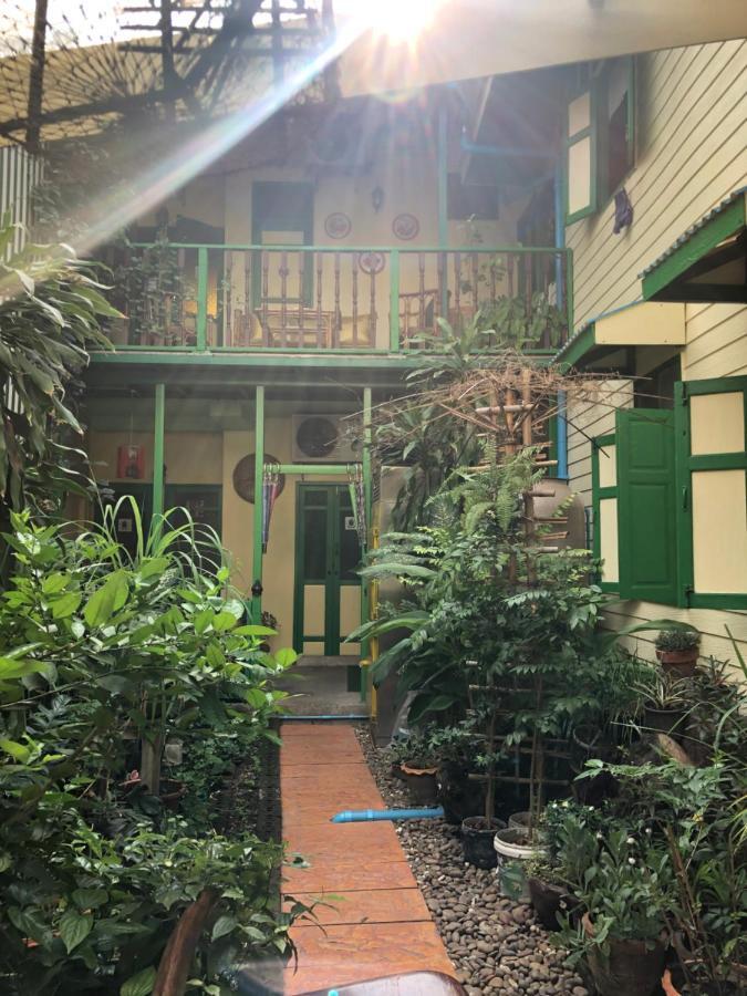 Bed and Breakfast Baan Tepa Boutique House Bangkok Exterior foto